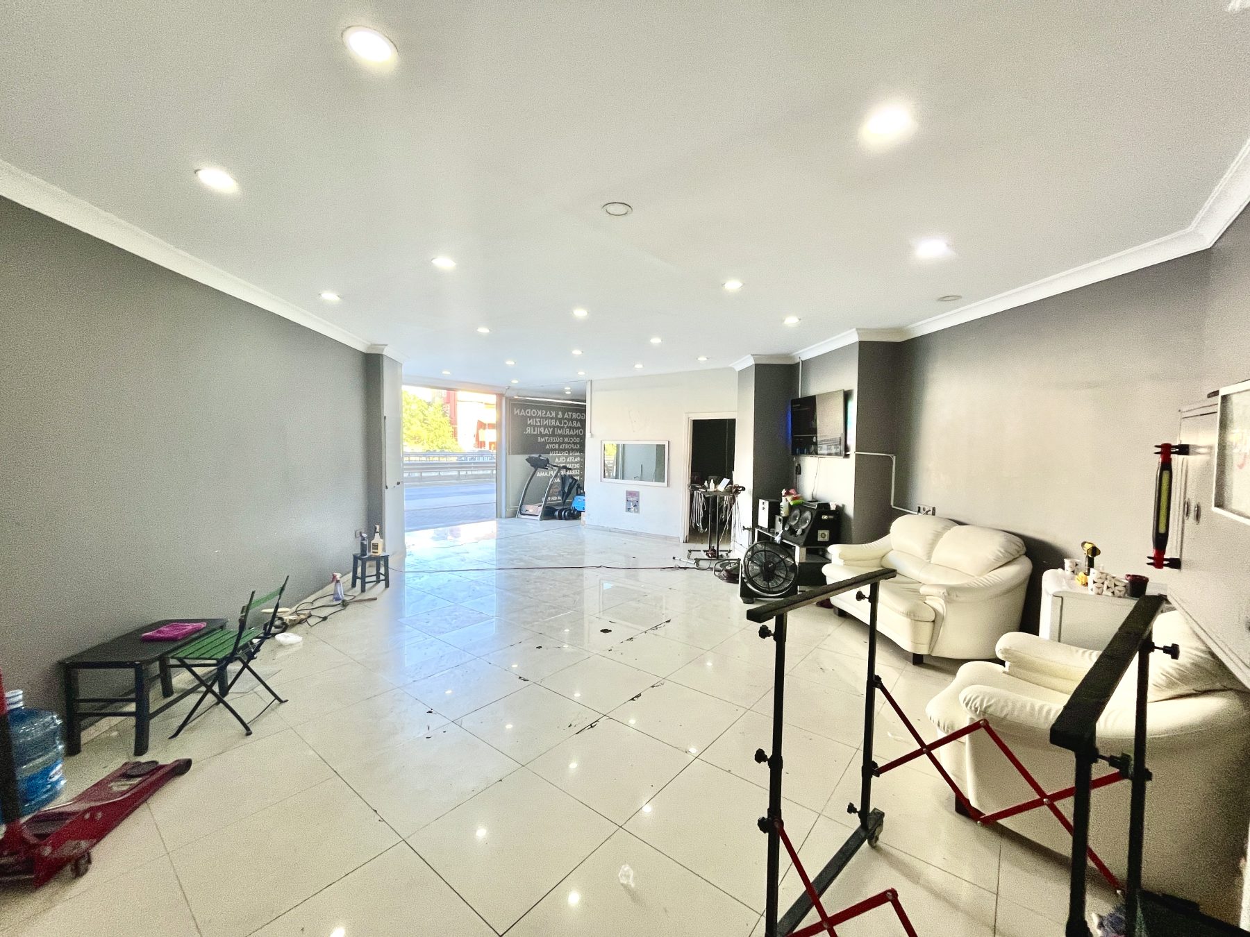 Pendik Cadde Üzeri SiteAltında Yatırımlık Satılık İskanlı Dükkan — fotoğraf 4