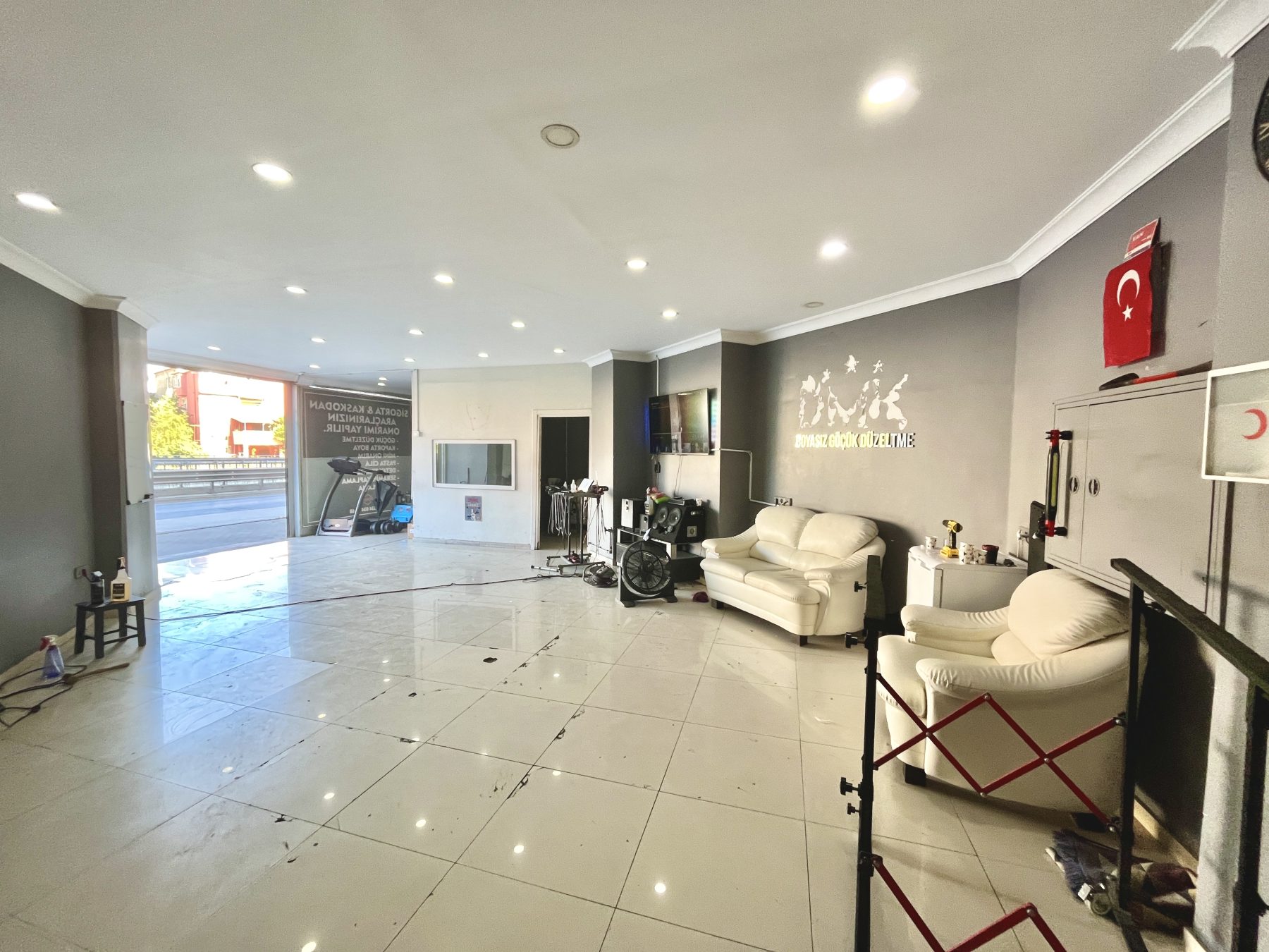 Pendik Cadde Üzeri SiteAltında Yatırımlık Satılık İskanlı Dükkan — fotoğraf 5